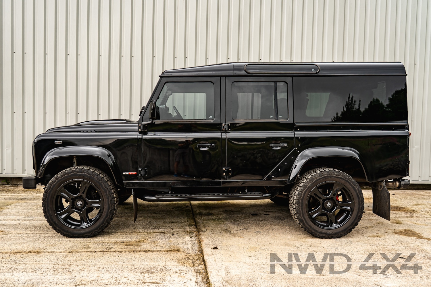 Used Land Rover Defender 110 2013 for sale - 76488522: Photo 5