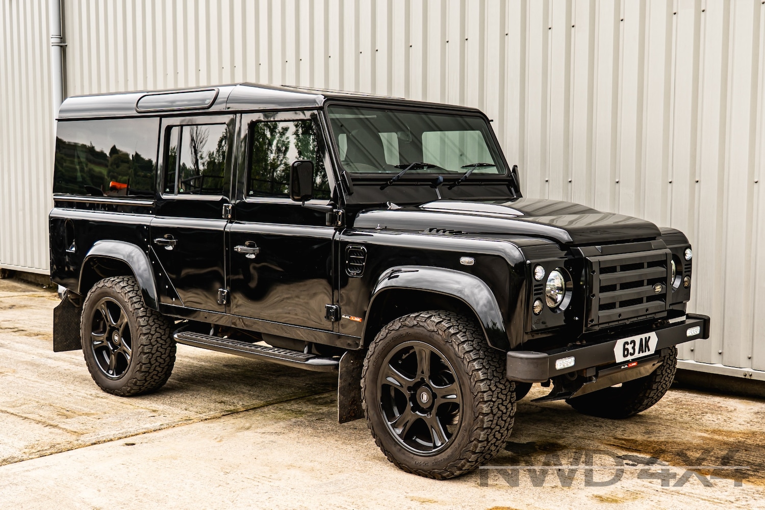 Used Land Rover Defender 110 2013 for sale - 76488522: Photo 8