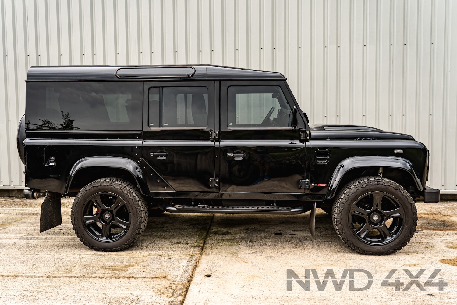 Used Land Rover Defender 110 2013 for sale - 76488522: Photo 9