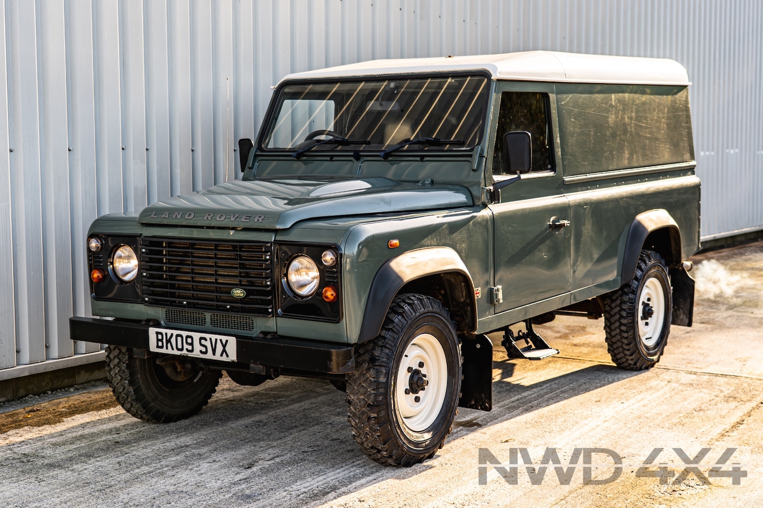 Used Land Rover Defender 2009 for sale - 76637483: Photo 1