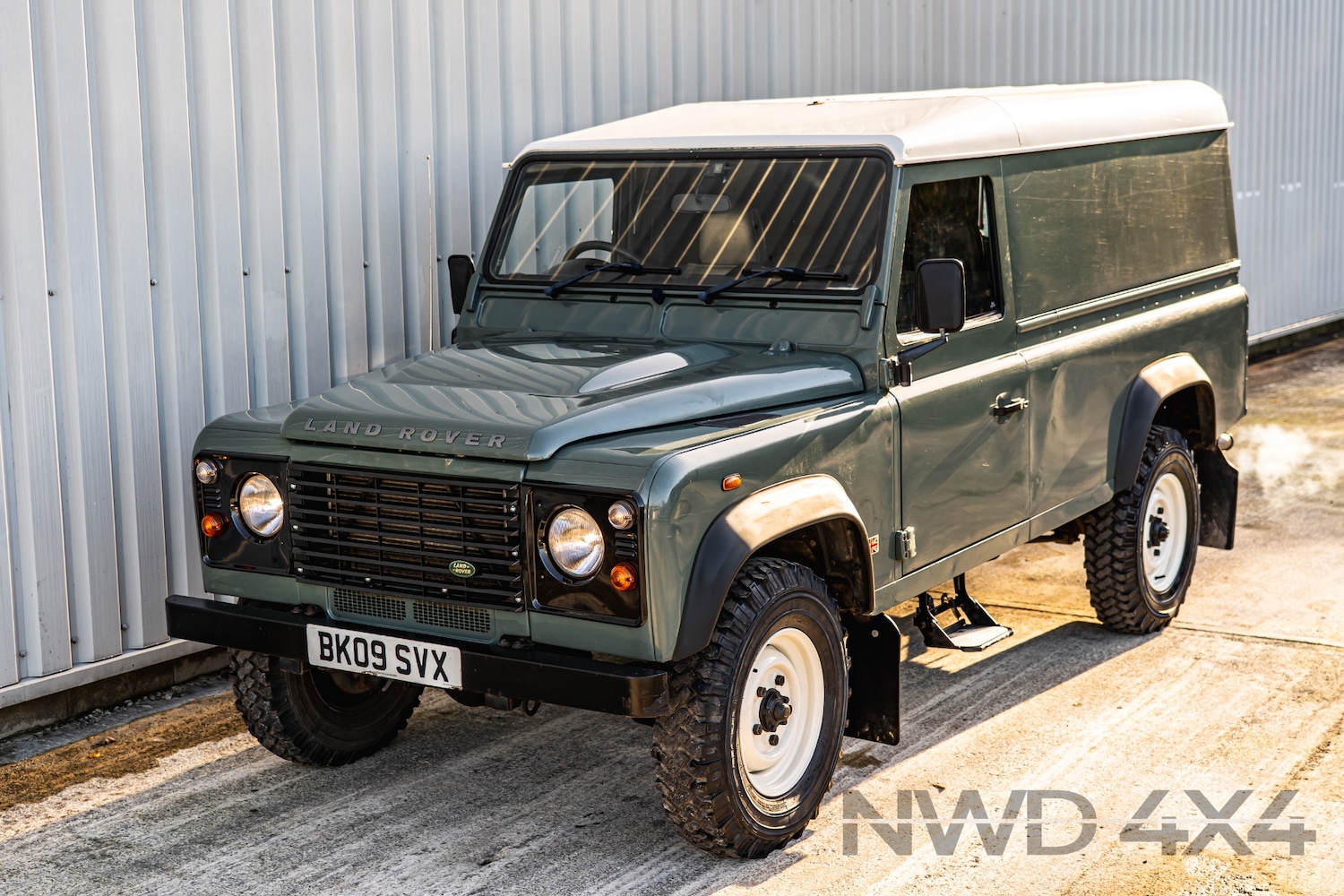 Used Land Rover Defender 2009 for sale - 76637483: Photo 2
