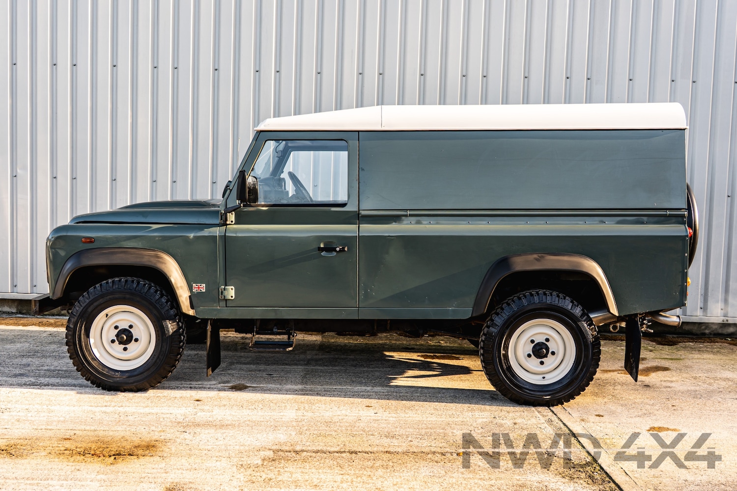 Used Land Rover Defender 2009 for sale - 76637483: Photo 3