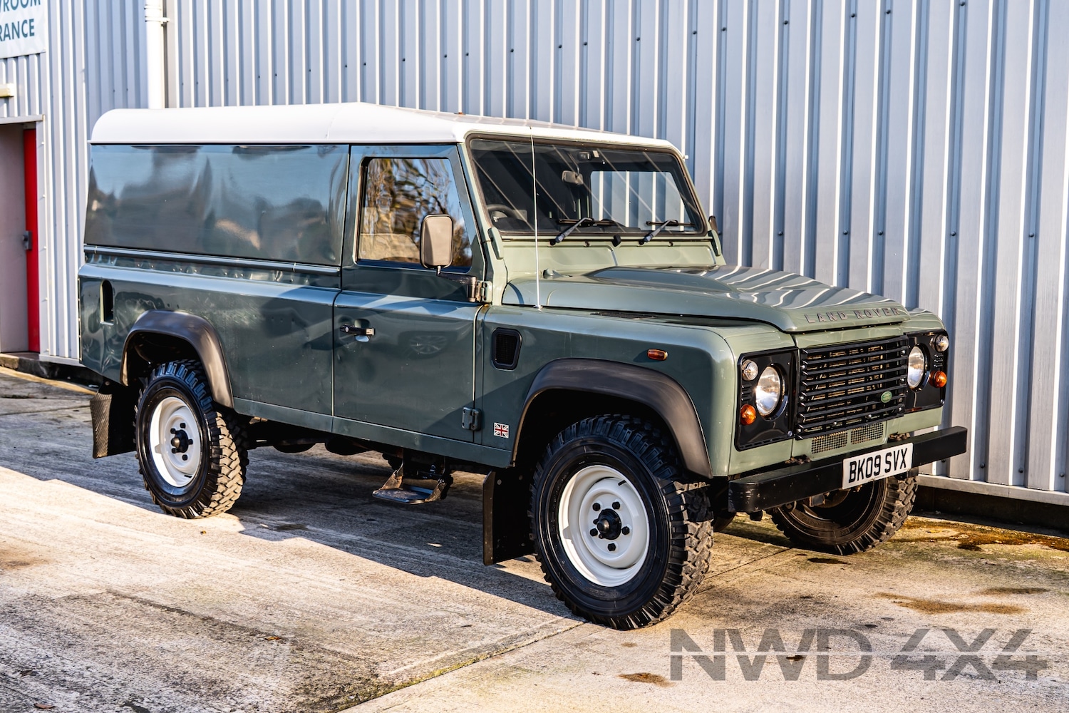 Used Land Rover Defender 2009 for sale - 76637483: Photo 5