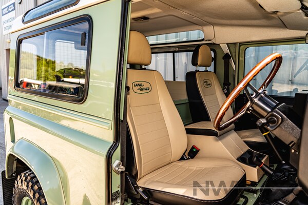 Used Land Rover Defender 2006 for sale - 74970221: Photo 2