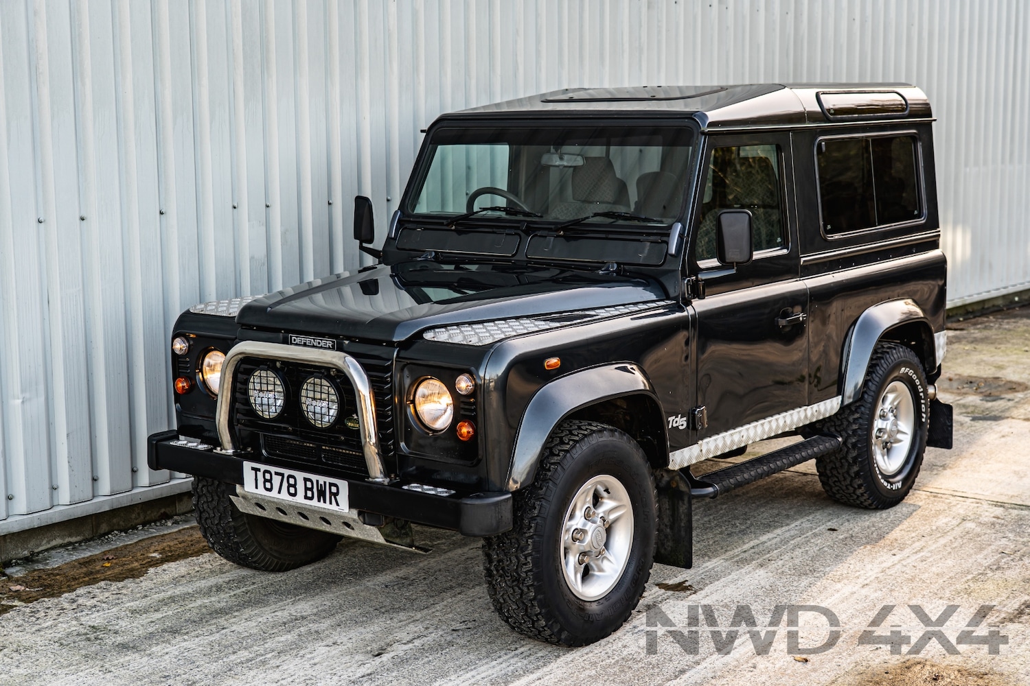 Used Land Rover Defender 1999 for sale - 76637309: Photo 1