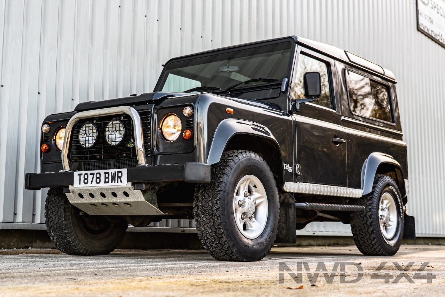 Used Land Rover Defender 1999 for sale - 76637309: Photo 2