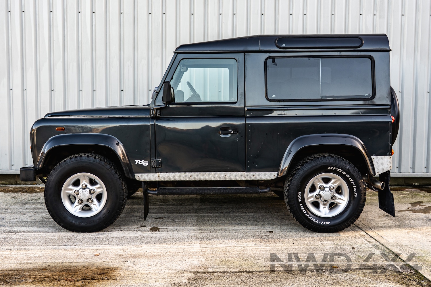 Used Land Rover Defender 1999 for sale - 76637309: Photo 4
