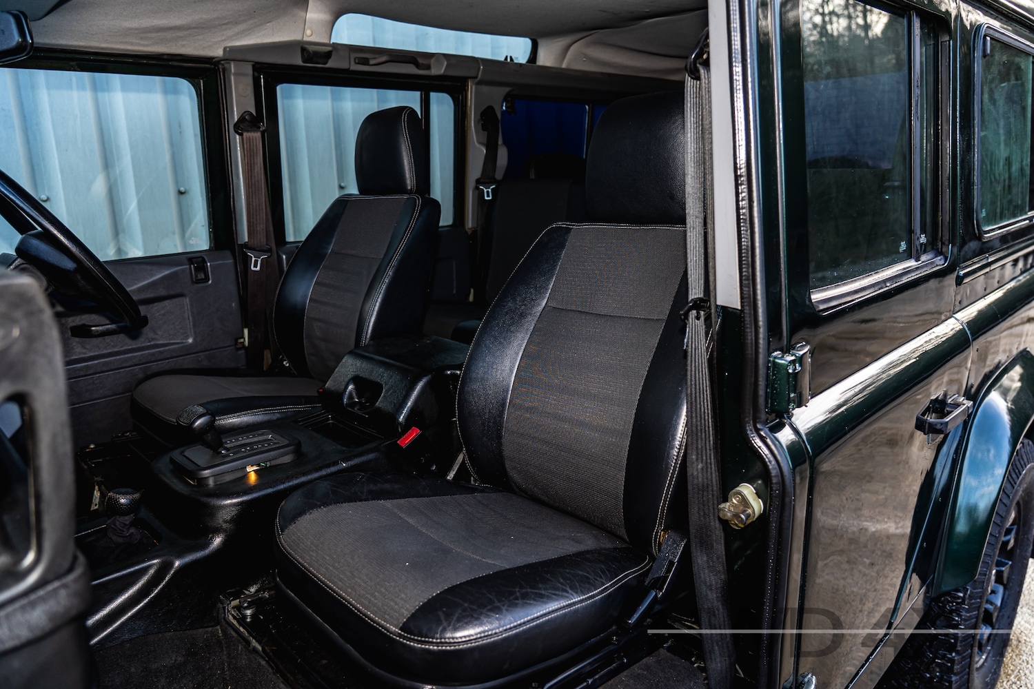 Used Land Rover Defender 110 1996 for sale - 77245186: Photo 14