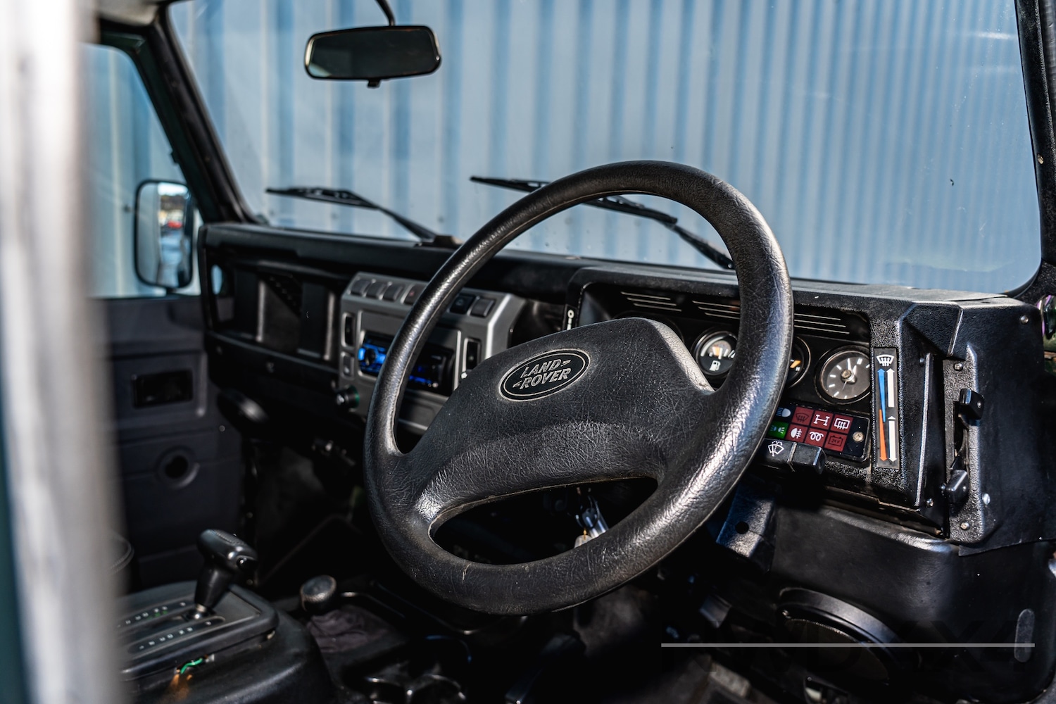 Used Land Rover Defender 110 1996 for sale - 77245186: Photo 17