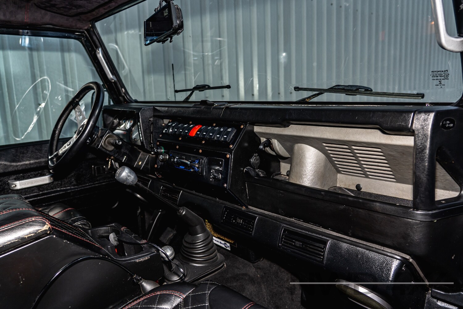 Used Land Rover Defender 90 2018 for sale - 77378805: Photo 17