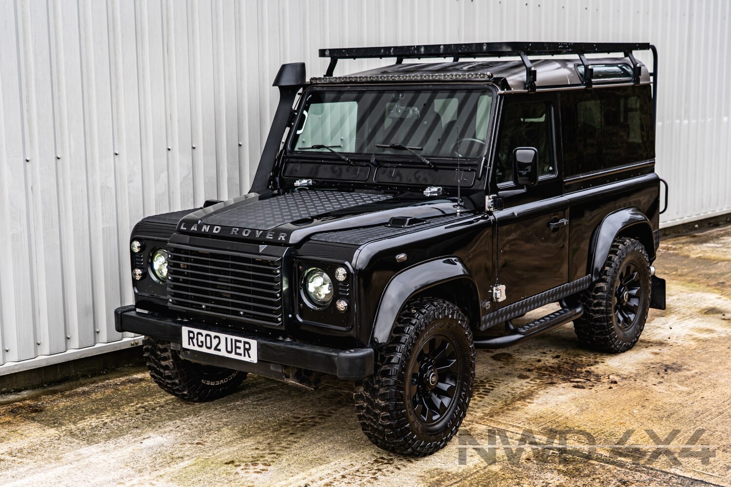 Used Land Rover Defender 90 2018 for sale - 77378805: Photo 32