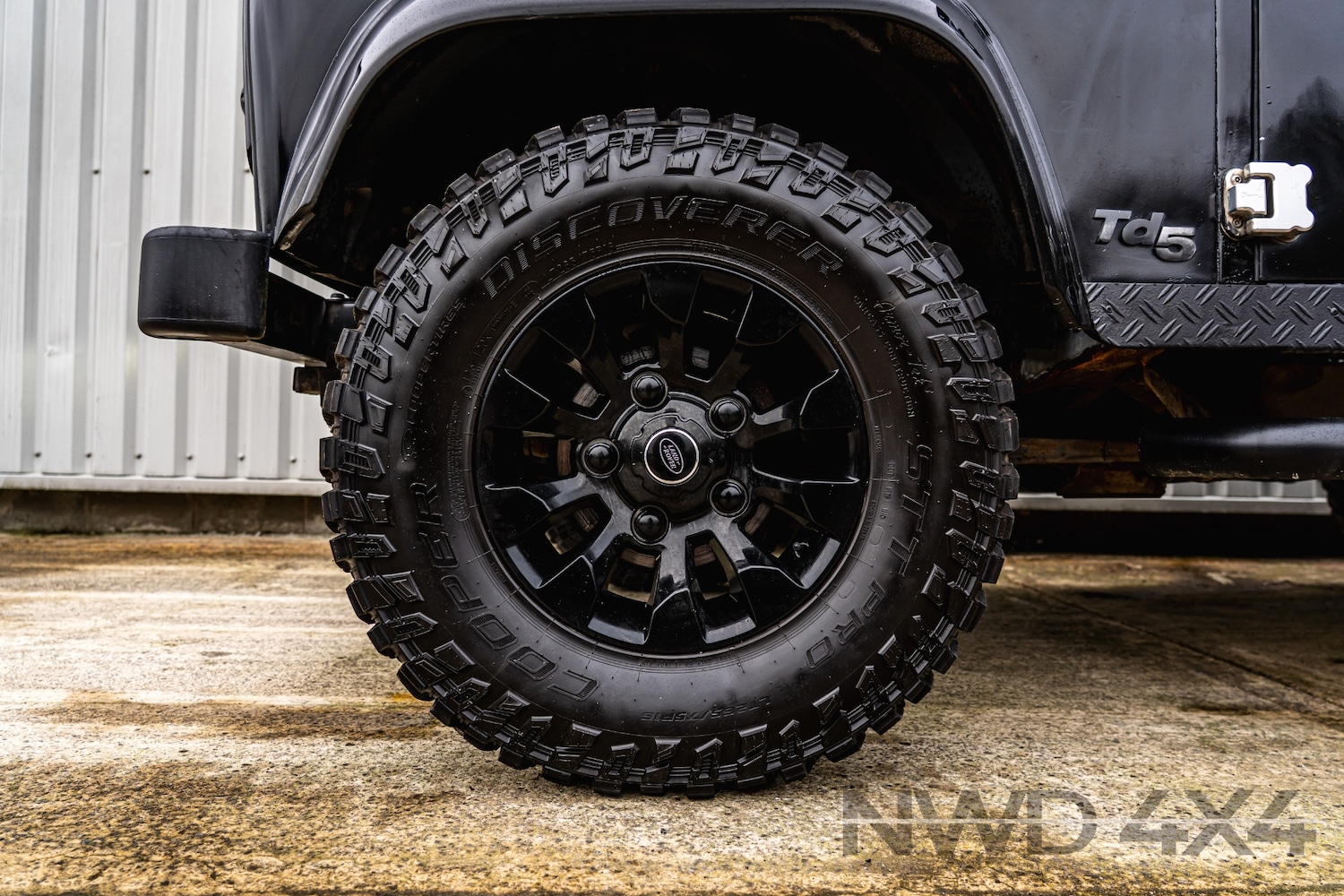 Used Land Rover Defender 90 2018 for sale - 77378805: Photo 38