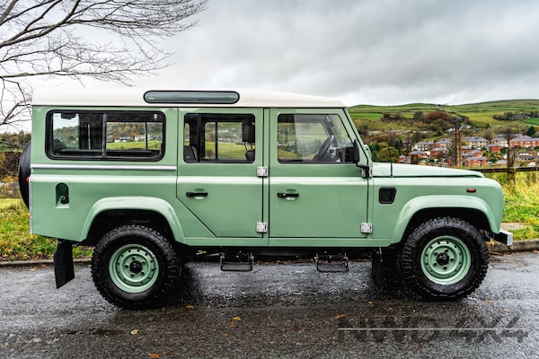 Used Land Rover Defender 2004 for sale - 59117008: Photo 2