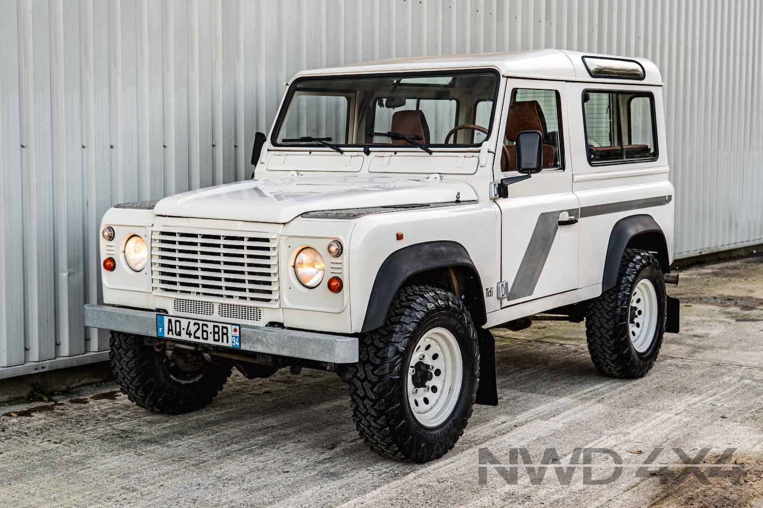 Used Land Rover Defender 90 for sale - 76637950: Photo 1