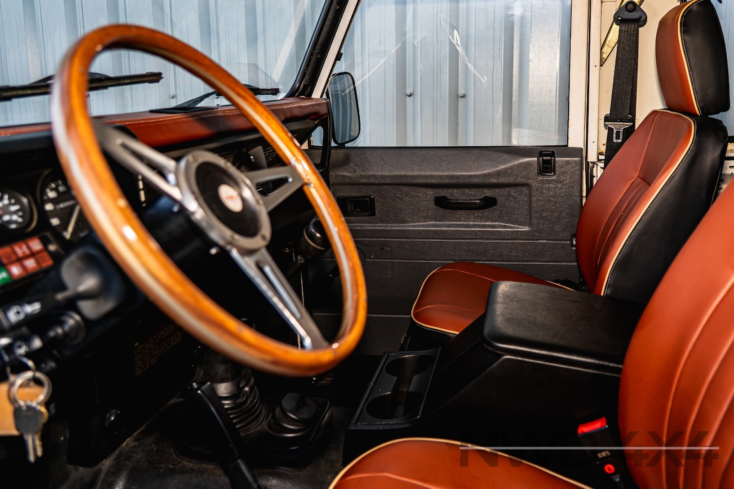 Used Land Rover Defender 90 for sale - 76637950: Photo 15