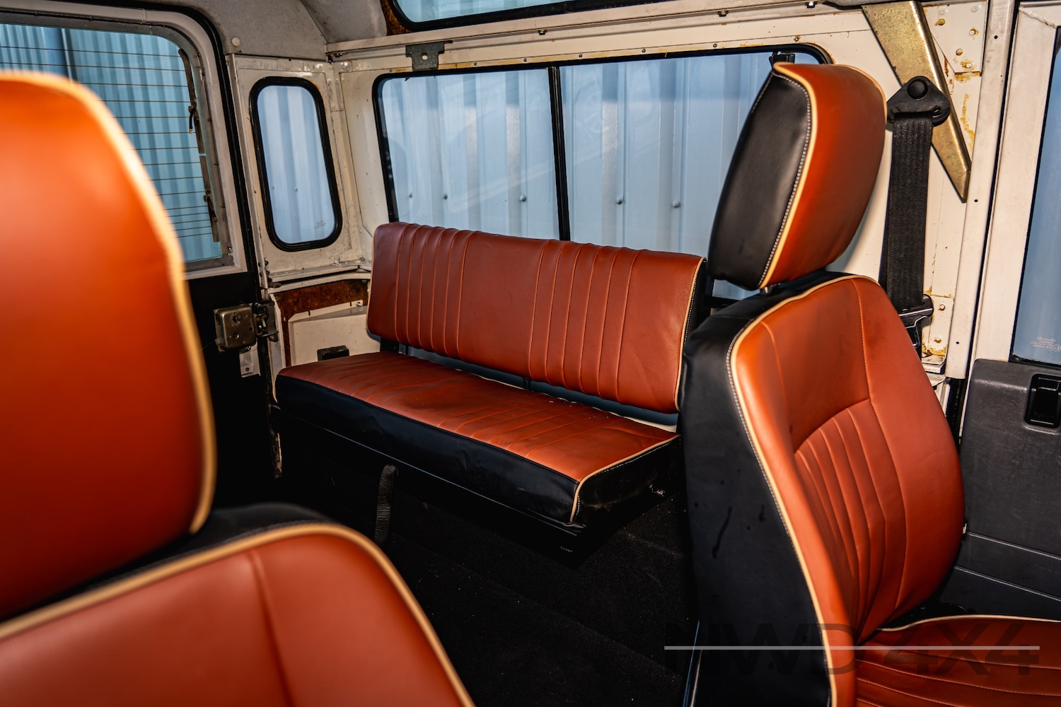 Used Land Rover Defender 90 for sale - 76637950: Photo 17