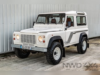 Used Land Rover Defender 90 undefined for sale - 76637950: Photo