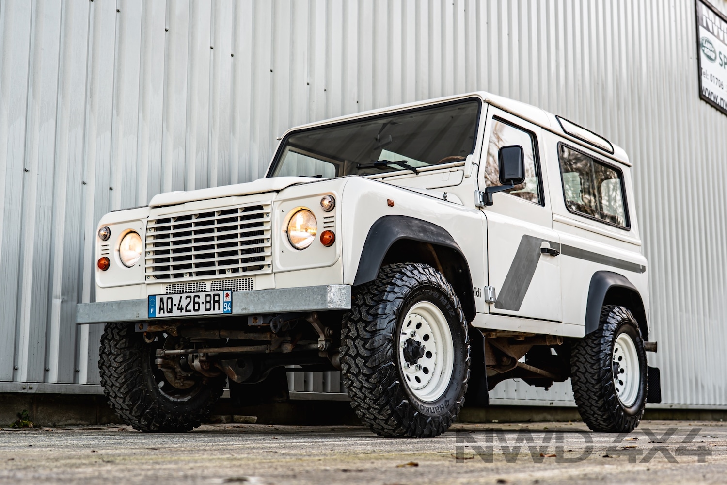 Used Land Rover Defender 90 for sale - 76637950: Photo 3