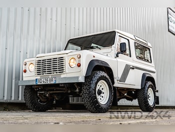 Used Land Rover Defender 90 undefined for sale - 76637950: Photo