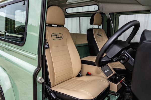 Used Land Rover Defender for sale - 72015405: Photo 4