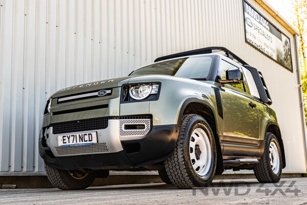 Used Land Rover Defender 2022 for sale - 74625674: Photo 4