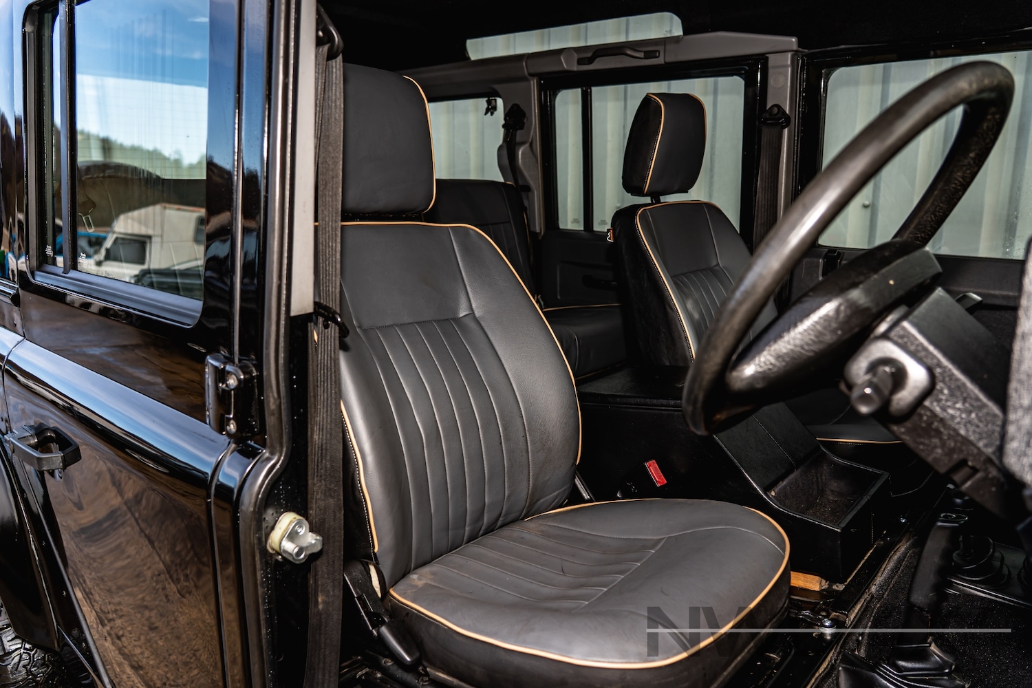 Used Land Rover Defender 110 1995 for sale - 77245124: Photo 17