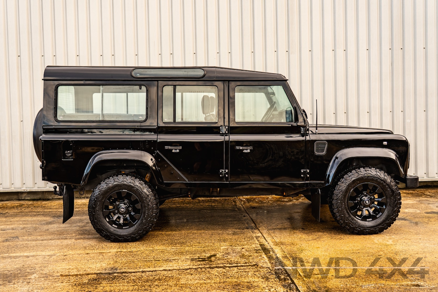 Used Land Rover Defender 110 1995 for sale - 77245124: Photo 2