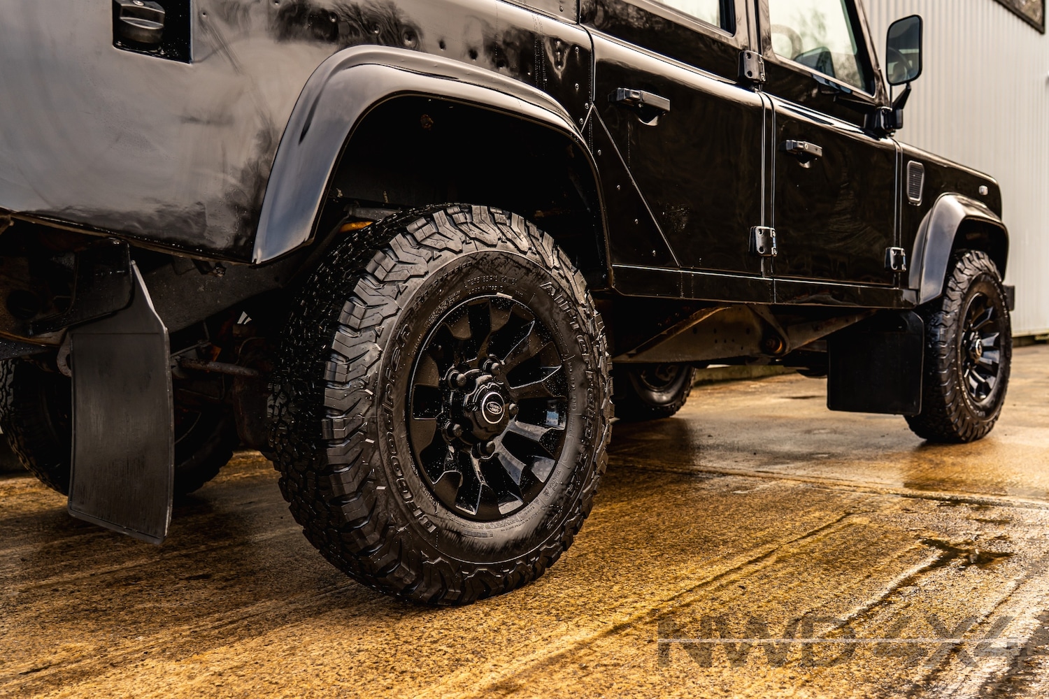 Used Land Rover Defender 110 1995 for sale - 77245124: Photo 21