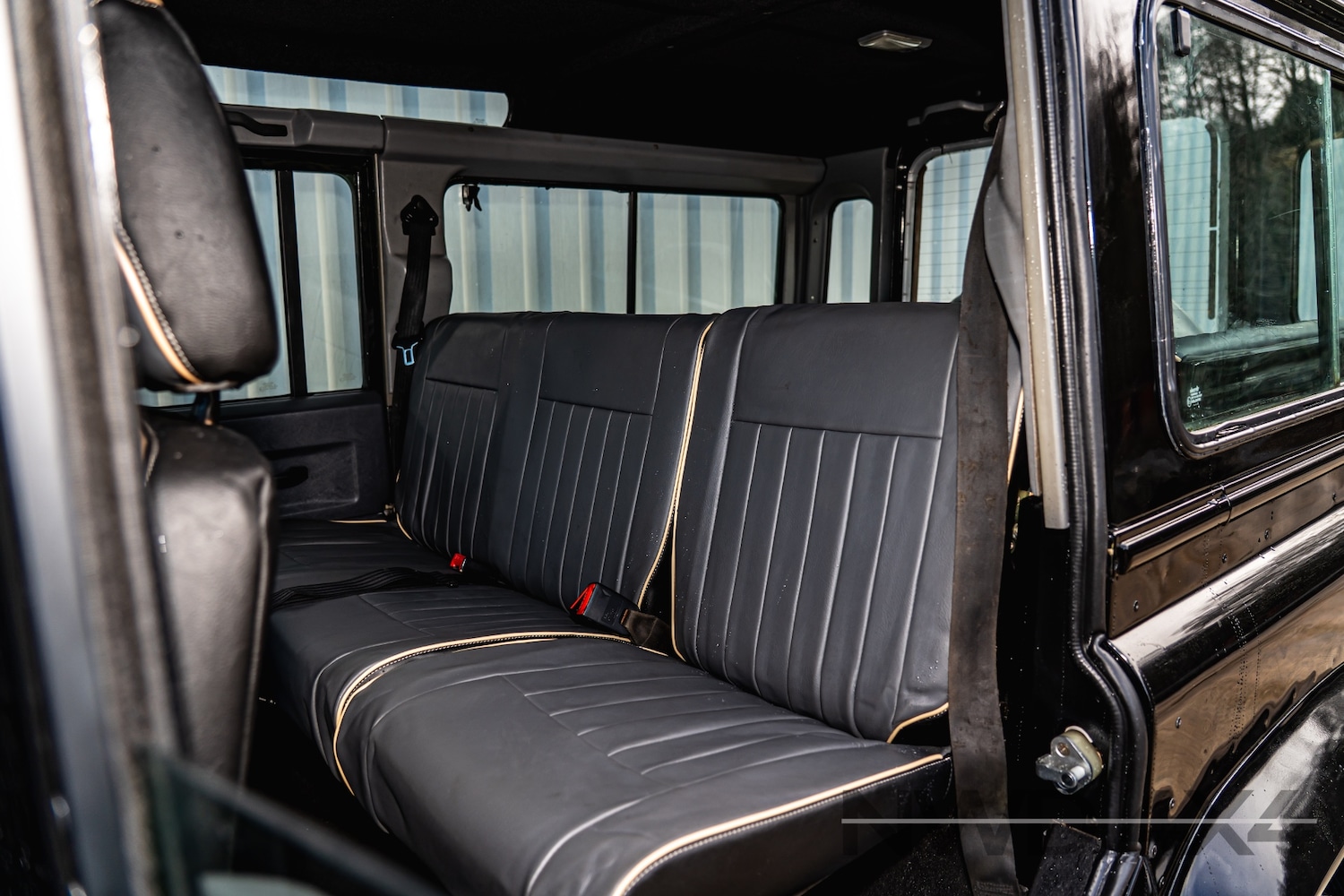 Used Land Rover Defender 110 1995 for sale - 77245124: Photo 22