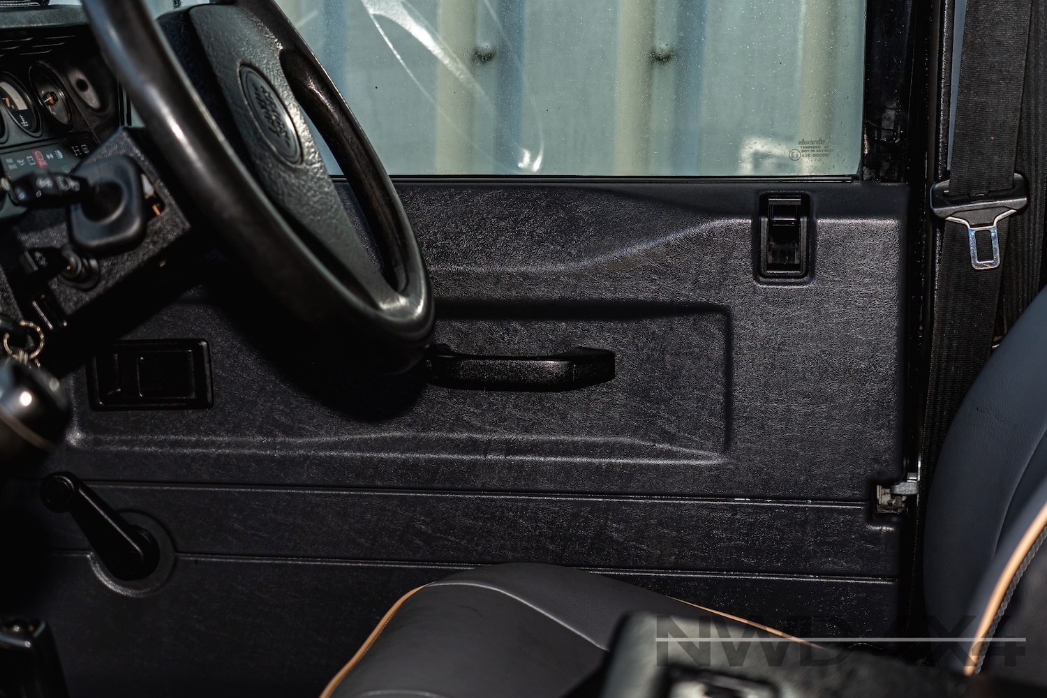 Used Land Rover Defender 110 1995 for sale - 77245124: Photo 28