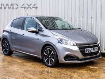 Peugeot 208 review from CarShop