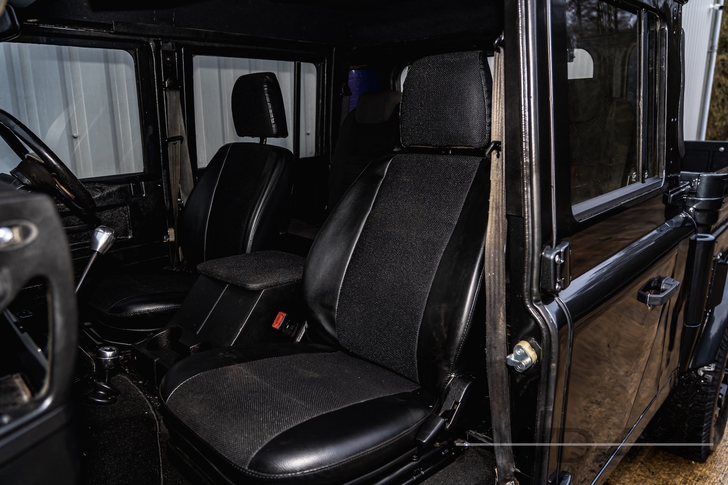 Used Land Rover Defender 130 1992 for sale - 77445985: Photo 14