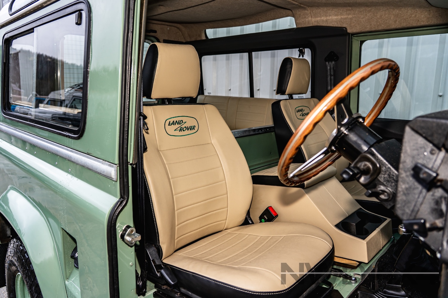 Used Land Rover Defender 90 1994 for sale - 77444148: Photo 25