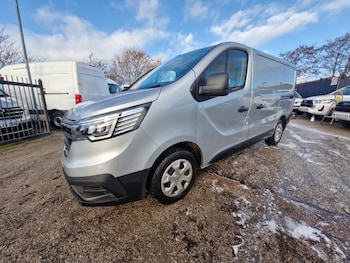 Renault Trafic feature image