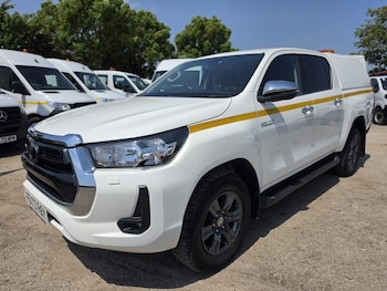Used Toyota Hilux 2023 for sale - 79323995: Photo