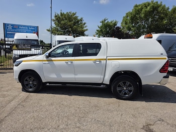 Used Toyota Hilux 2023 for sale - 79323995: Photo