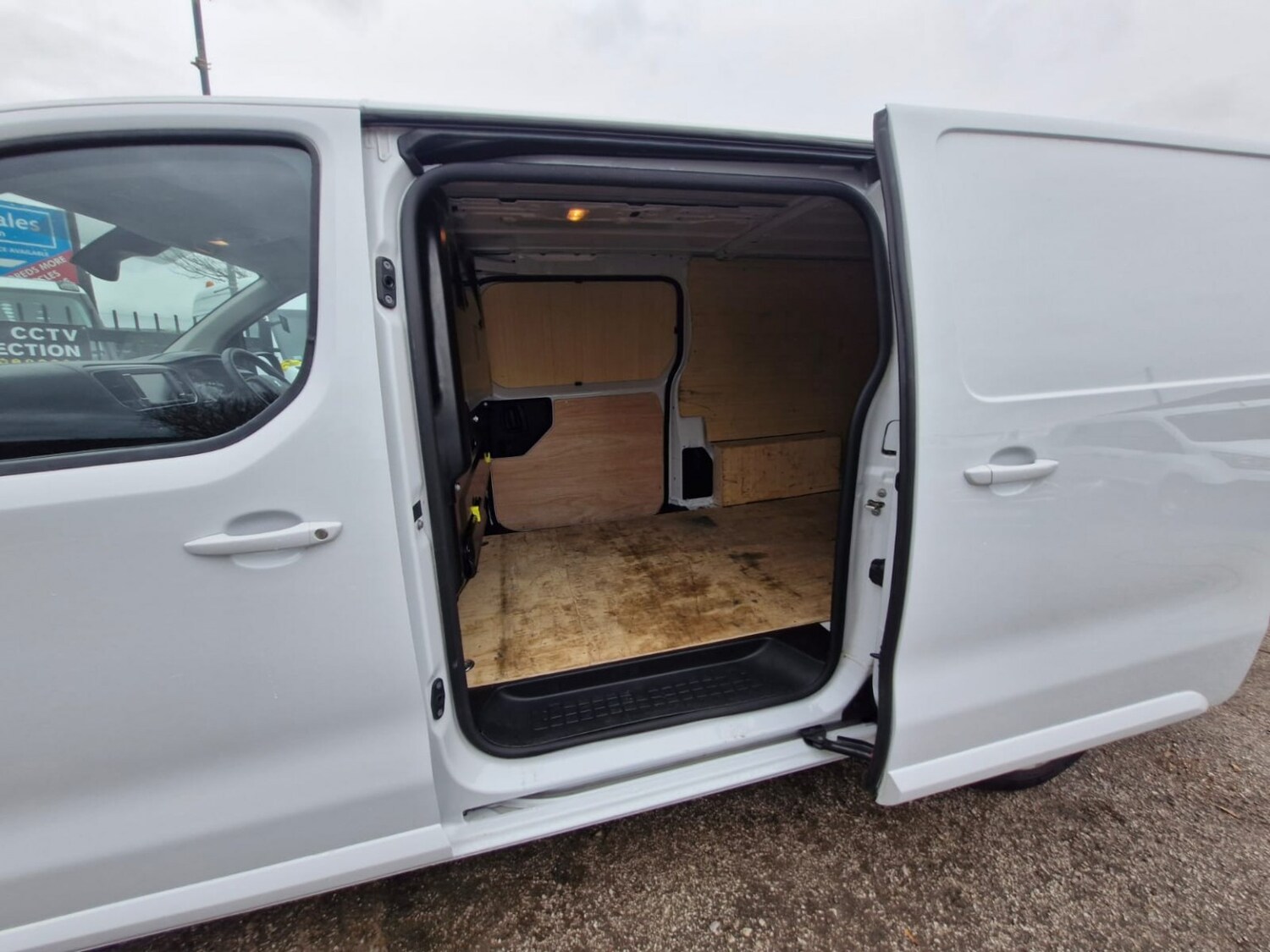 Used Peugeot Expert 2023 for sale - 77694385: Photo 10