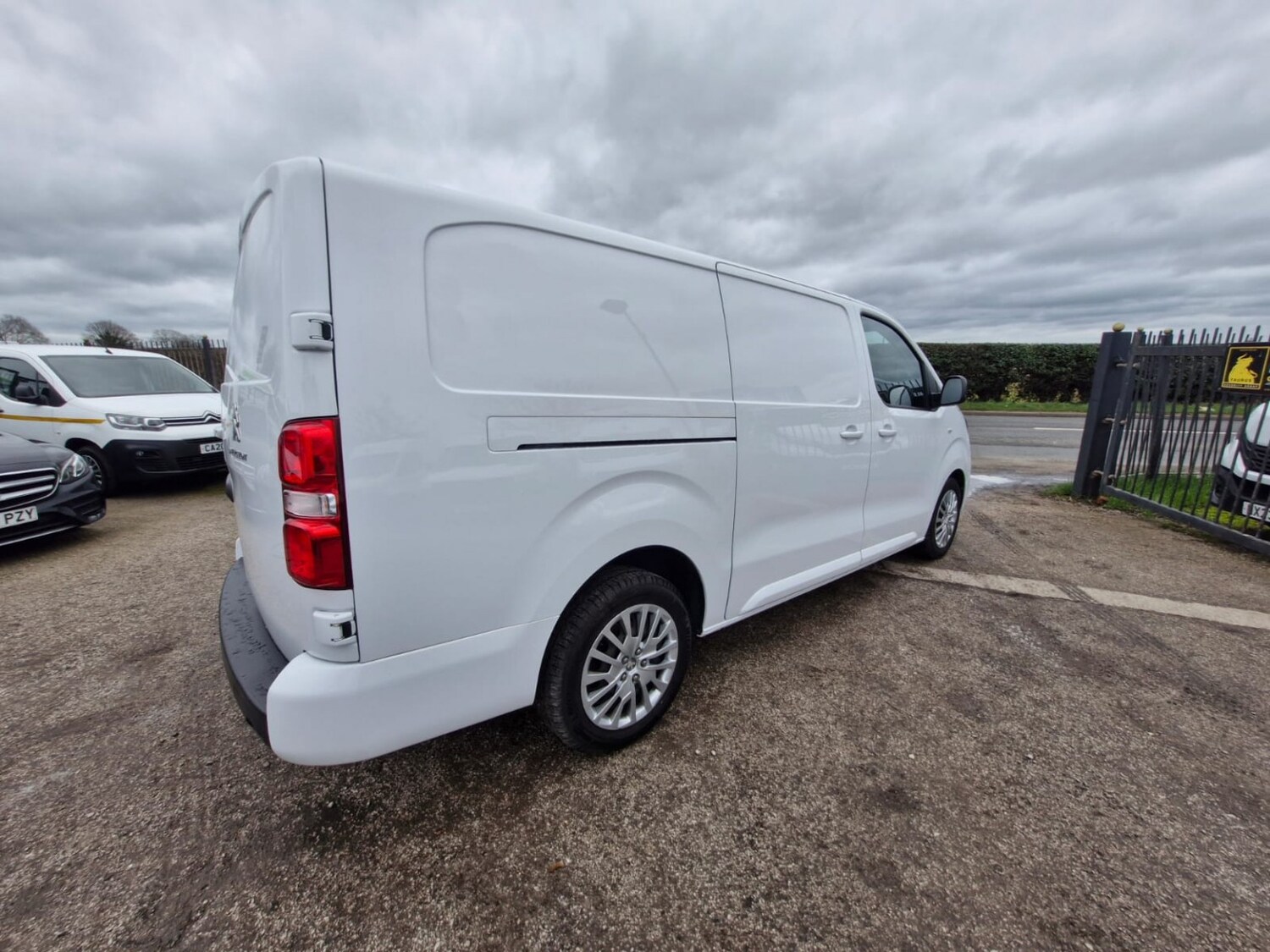 Used Peugeot Expert 2023 for sale - 77694385: Photo 6