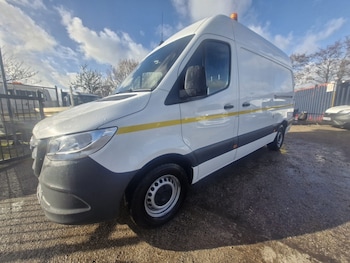 Mercedes-Benz Sprinter feature image