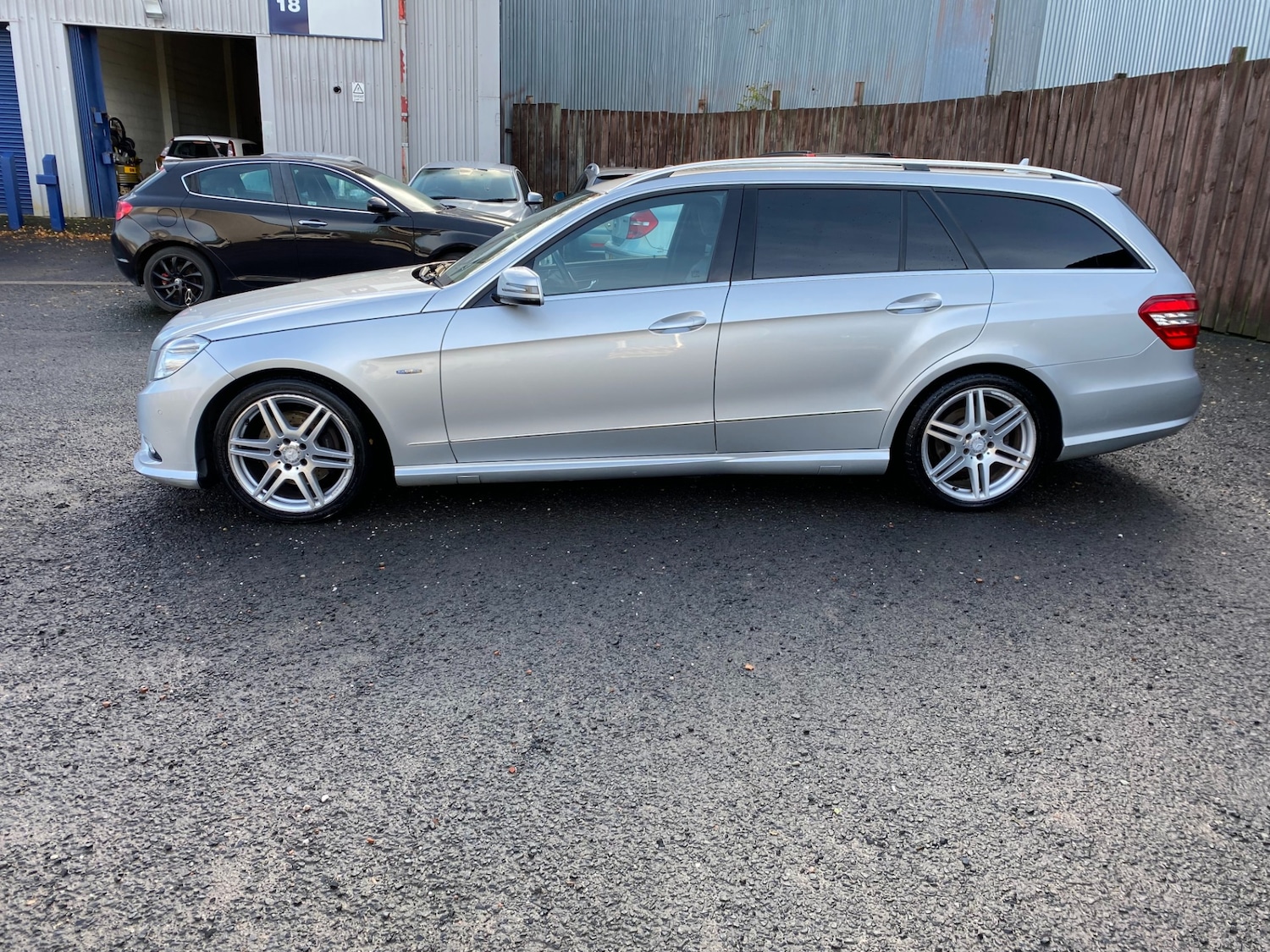 Used Mercedes-Benz E Class 2011 for sale - 76557055: Photo 13