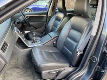 Used Volvo V70 2010 for sale - 74943747: Photo