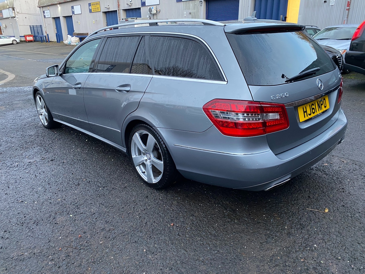 Used Mercedes-Benz E Class 2011 for sale - 76476878: Photo 16