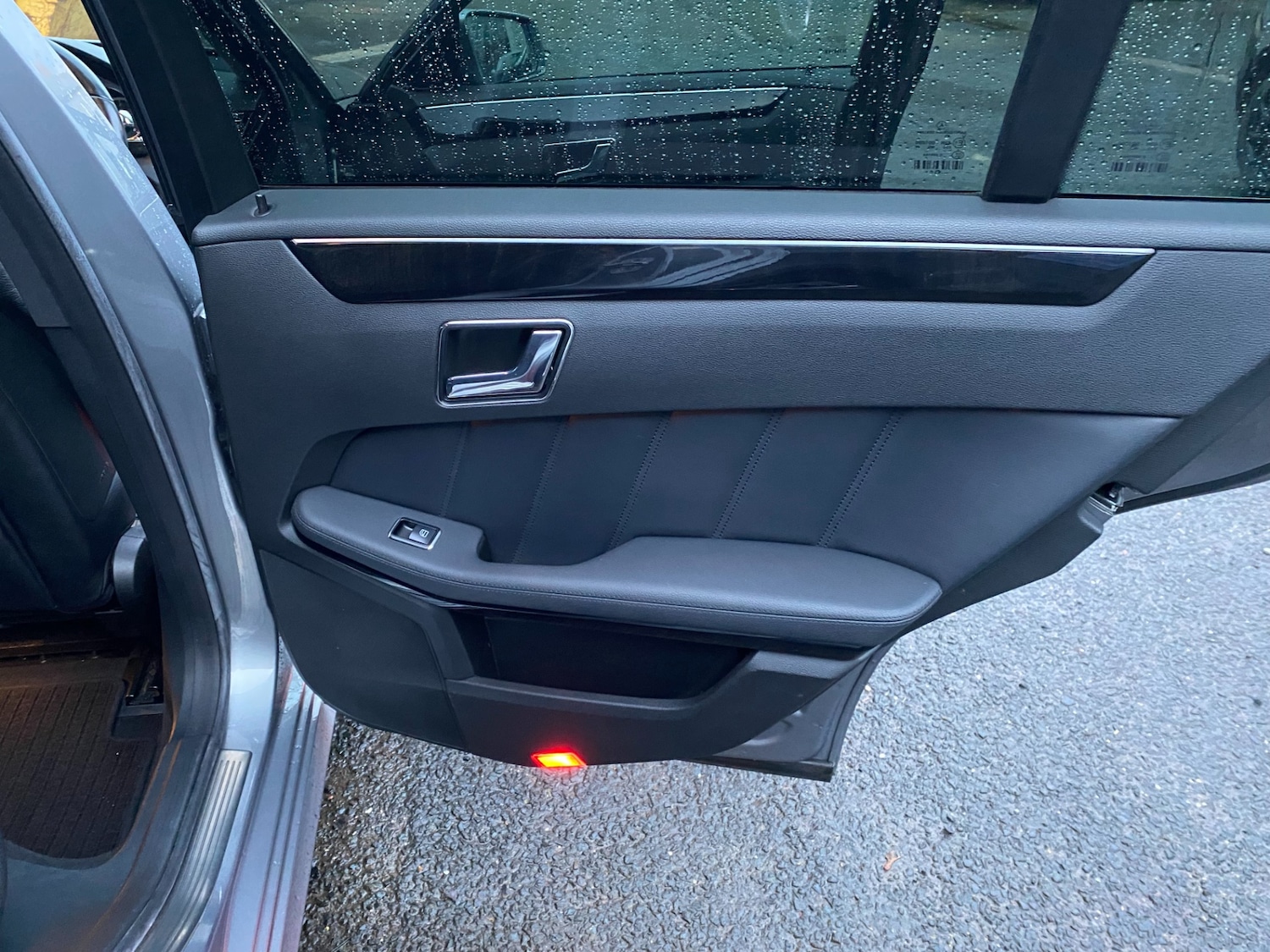 Used Mercedes-Benz E Class 2011 for sale - 76476878: Photo 21