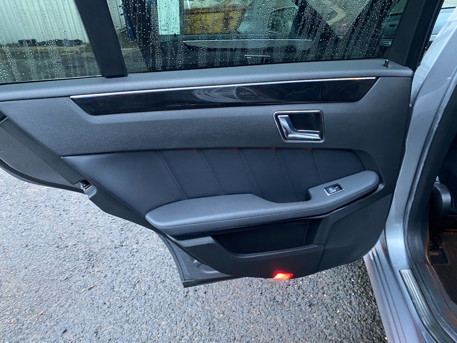 Used Mercedes-Benz E Class 2011 for sale - 76476878: Photo 23