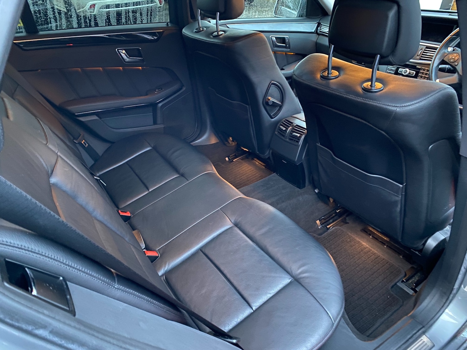 Used Mercedes-Benz E Class 2011 for sale - 76476878: Photo 29