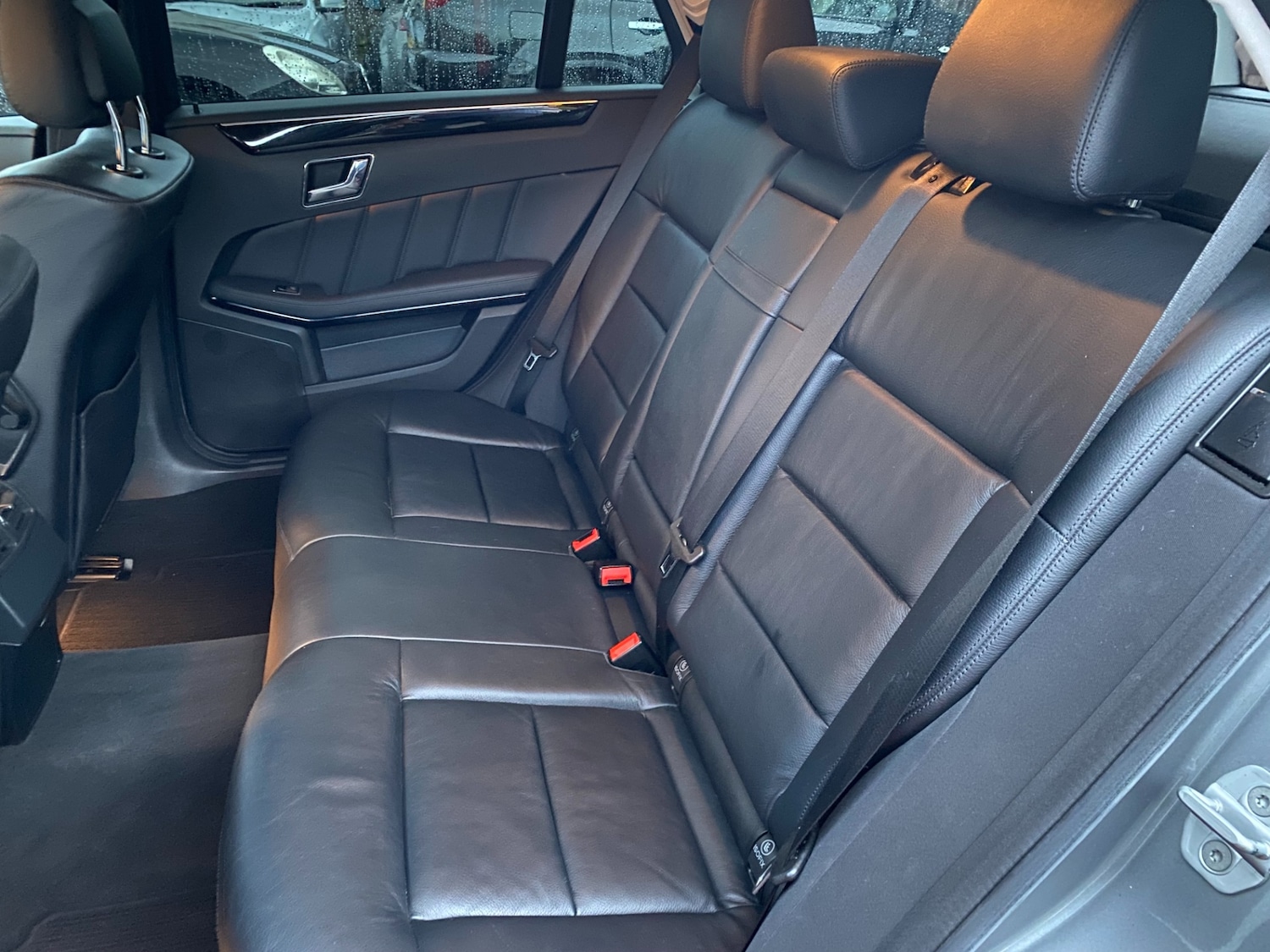 Used Mercedes-Benz E Class 2011 for sale - 76476878: Photo 30