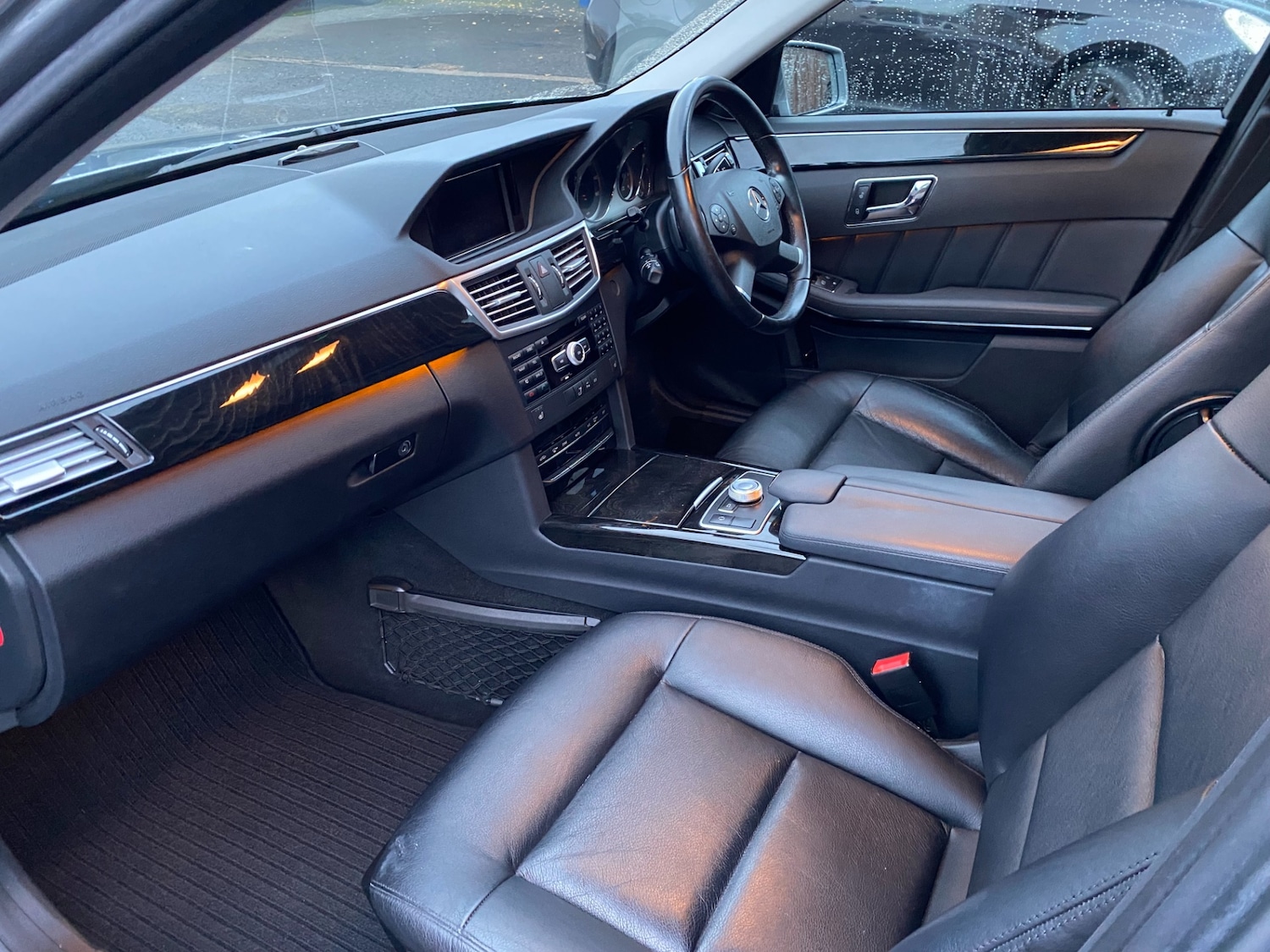 Used Mercedes-Benz E Class 2011 for sale - 76476878: Photo 4