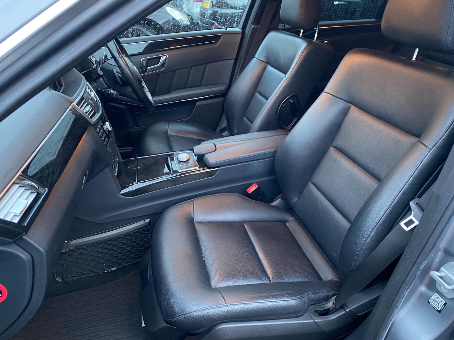 Used Mercedes-Benz E Class 2011 for sale - 76476878: Photo 5