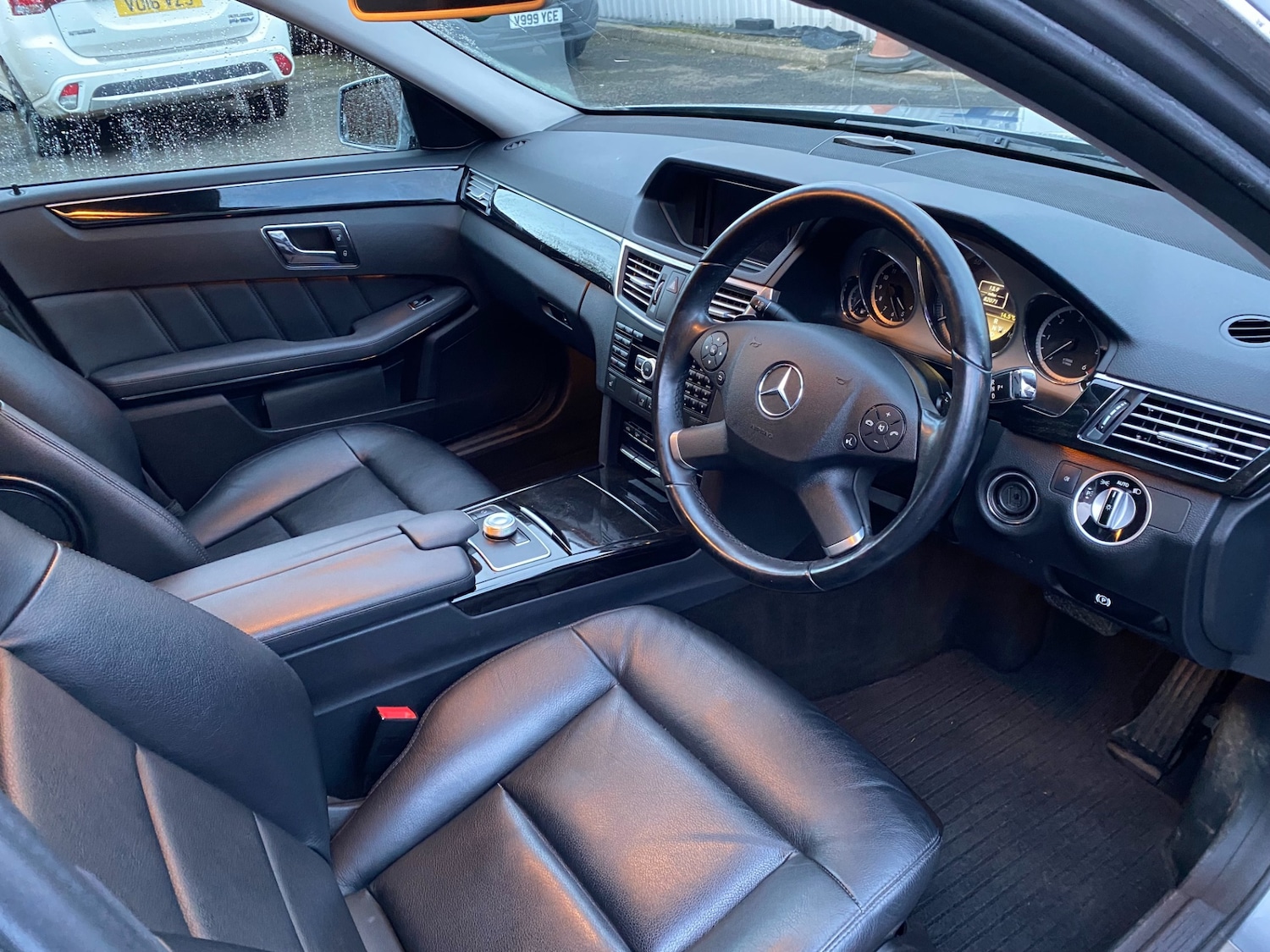 Used Mercedes-Benz E Class 2011 for sale - 76476878: Photo 9