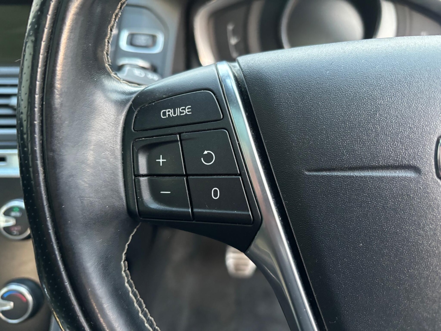 Used Volvo XC60 2014 for sale - 77982527: Photo 25